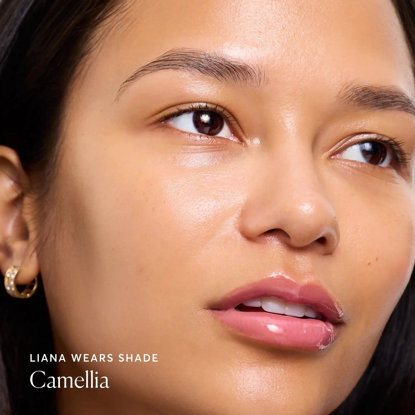 phyto-glow-lip-balm-camellia-c6 NATR-60075-Alt-Images-Phyto-Glow-Lip-Balm-Camellia-04.webp